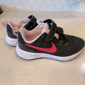 New Nike Girls Tennis Shoes